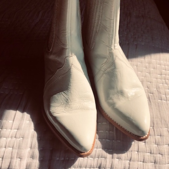 Free People Shoes - Free People New Frontier ivory patent leather ankle boots 6.5